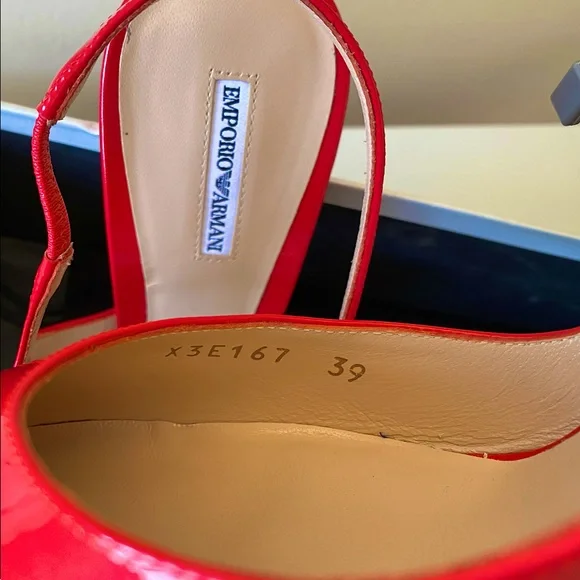Emporio Armani 39 Bright Red Sexy Classic Rate Patent Leather Slingback Pumps!